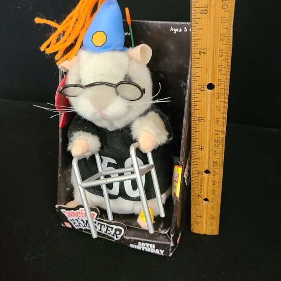 2004 Animated GEMMY DANCING HAMSTER 50th Birthday Sings Dances in Box - Picture 8 of 8